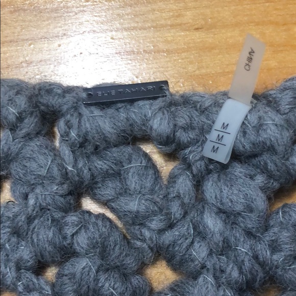 Hand Knit Elie Tahari Pullover - Picture 5 of 5